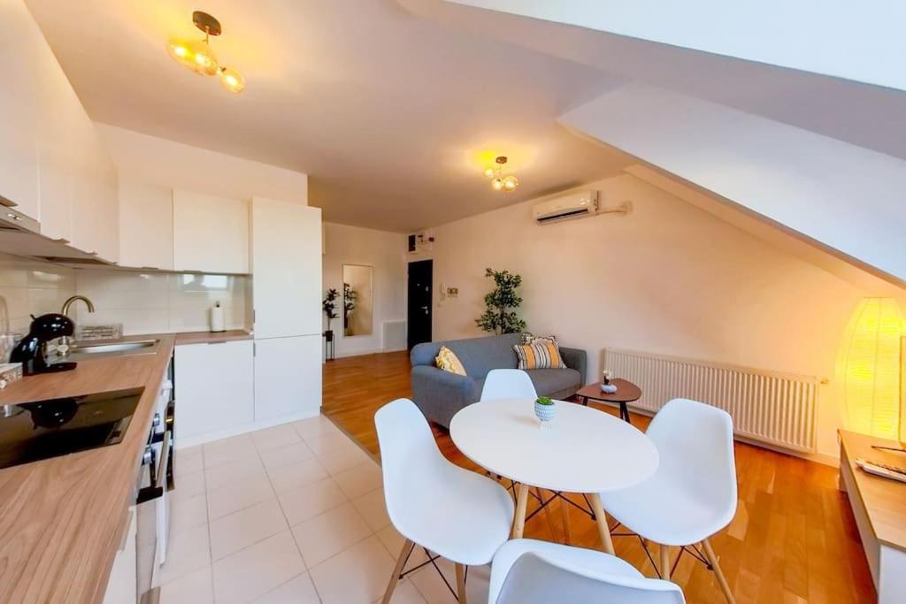 Bucharest Central Dd Apartment ภายนอก รูปภาพ